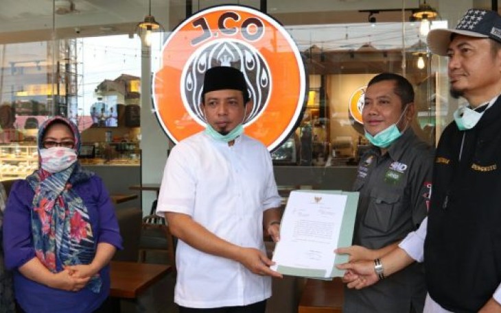 Wakil Wali Kota Bengkulu Dedy Wahyudi Serahkan Langsung Surat Permohonan Dari Wali Kota Bengkulu Helmi Hasan Kepada Pihak Managemen PT Dwisaha Tigadi atau pengelola Pasar Tradisional Modern dan Mega Mall