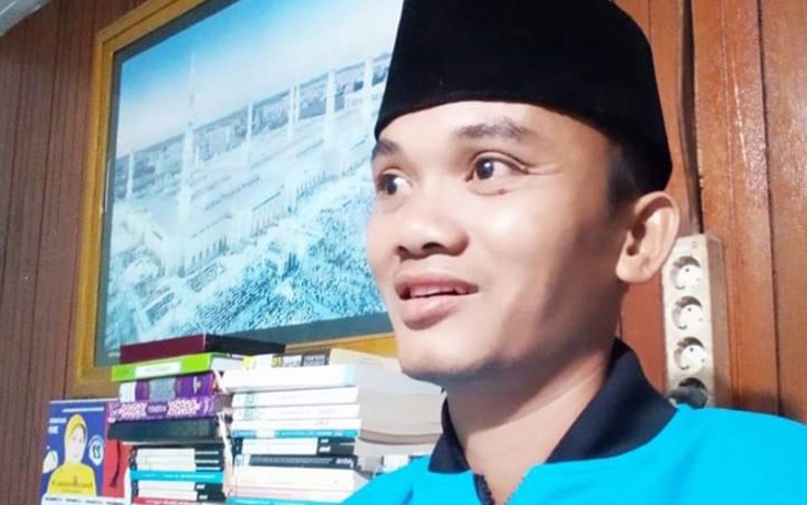 Ketua Panitia Pemilihan Kepala Desa Waimital Hanapi