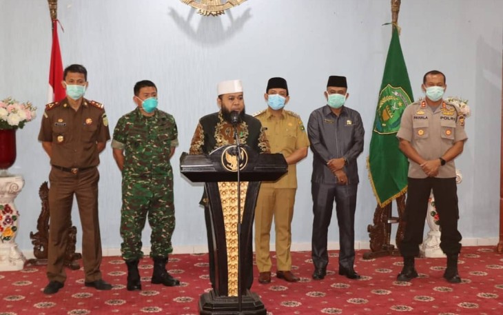 Wali Kota Bengkulu Helmi Hasan Melakukan Konferensi Pers 
