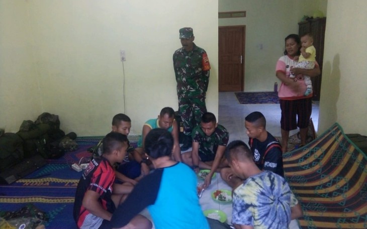 Satgas TMMD Serma Sahat Sitinjak Ajak Masyarakat Tidak Gentar Hadapi Virus Corona