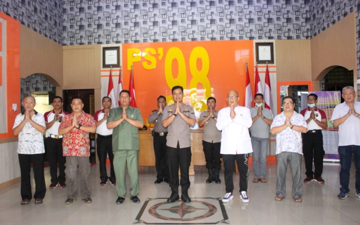 Kapolres Labuhanbatu Didampingi Ketua Etnis Tiong Hoa Berikan Imbauan Soal Pencegahan Covid-19