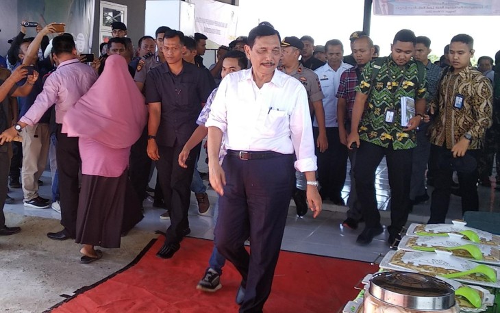 Menteri Koordinator Bidang Kemaritiman Investasi RI Jend. TNI (Purn) Luhut Binsar Pandjaitan M.P.A saat mengunjungi lokasi Pelabuhan PPI Aceh Singkil.