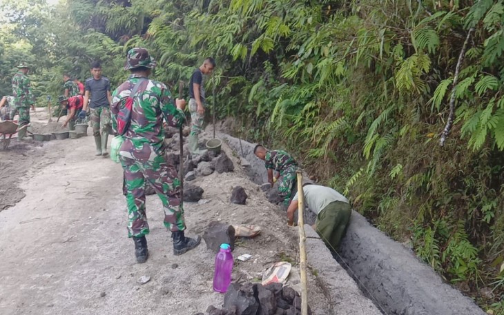 Satgas TMMD Kodim 0207/SML Optimis Pengerjaan Parit Pasangan di Nagori Puli Buah Tepat Waktu