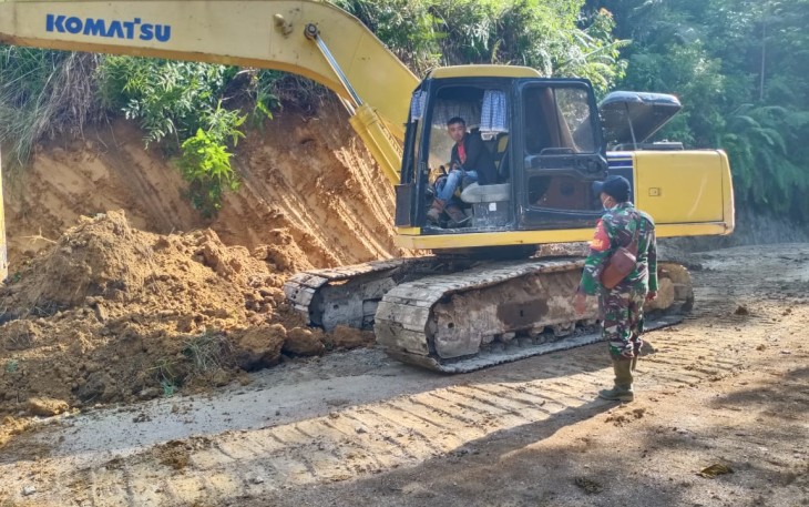 Galian Drainase di Nagori Durian Banggal Merupakan Salah Satu Sasaran Fisik TMMD kodim 0207/SML