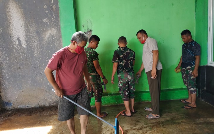 Warga Apresiasi Satgas TMMD ke 107 Bantu Bersihkan Musala