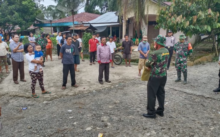 Satgas TMMD Kodim 0207/SML Duet dengan Polsek Raya Kahean Sosialisasi Cegah Covid-19