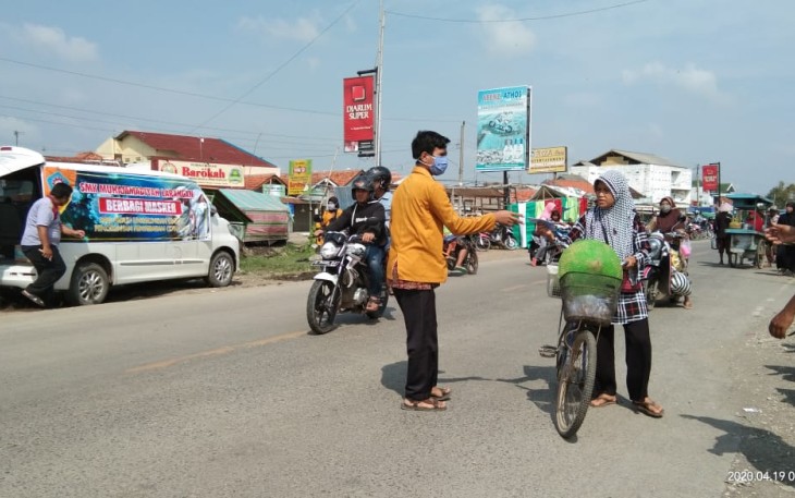 SMK Muhammadiyah Larangan Bagikan Masker di 3 Desa