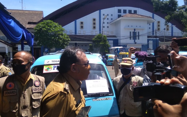 Pemkot Tegal Bagi Sembako