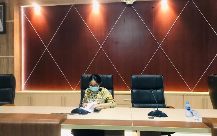 dr Rosenda saat press conference di Aula Wayag Kantor Bupati Raja Ampat Kamis (23/04/2020).