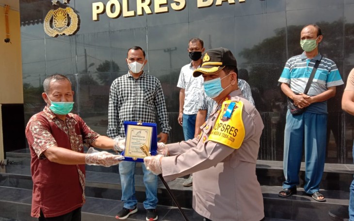 Wartawan Wappers Beri Penghargaan Pada Kapolres Batu Bara