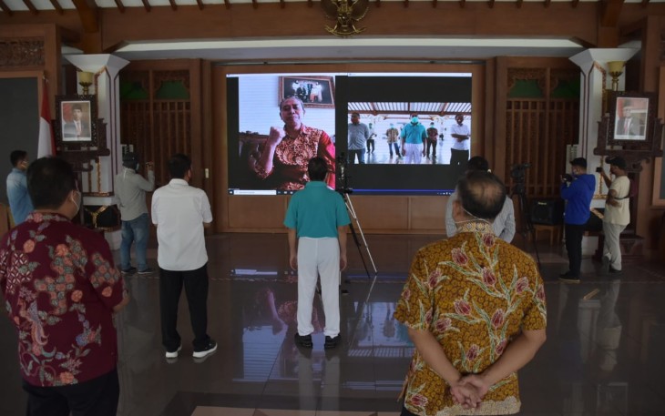 Video conference Bupati dengan pasien covid-19