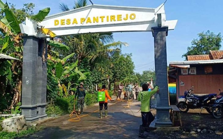 Penyemprotan Disinfektan Dilakukan di Lokasi TMMD Reguler Pekalongan