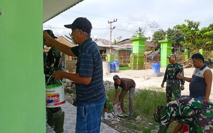 Pengurus Masjid Jamik Sinderaya Mengucapkan Banyak Terimakasih Kepada Dandim 0207/SML Karena Satgas TMMD Mengecat Masjid Kampung Mereka
