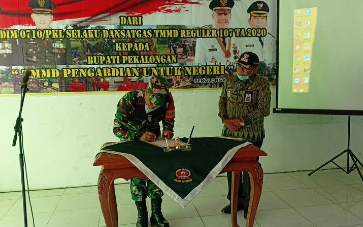 Penyerahan Hasil TMMD Reguler Kepada Bupati Pekalongan