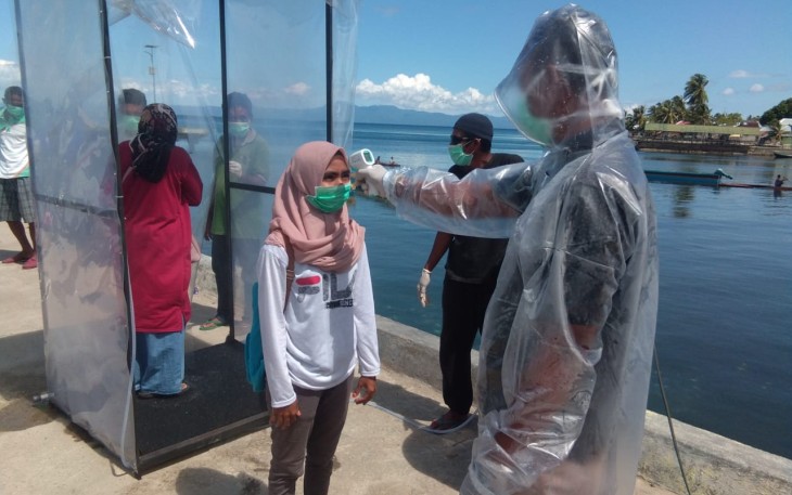 Pemneg Luhu Sediakan Bilik Semprot Disinfektan di Pelabuhan Rakyat