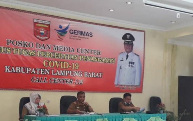 Dinkes Lambar saat konferensi Pers