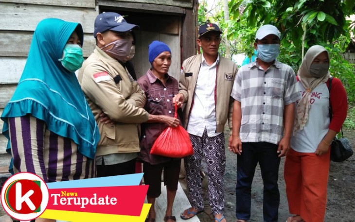 Pemberian sembako langsung ke warga