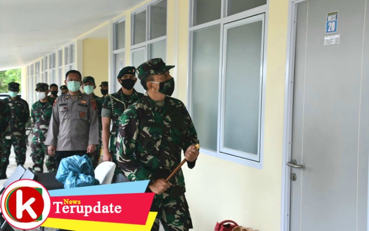Kolonel Inf Harnoto Danrem 033/WP selaku Dansatgasgabpad saat meninjau RS Khusus Infeksi Covid-19 di Pulau Galang Kota Batam Kepri