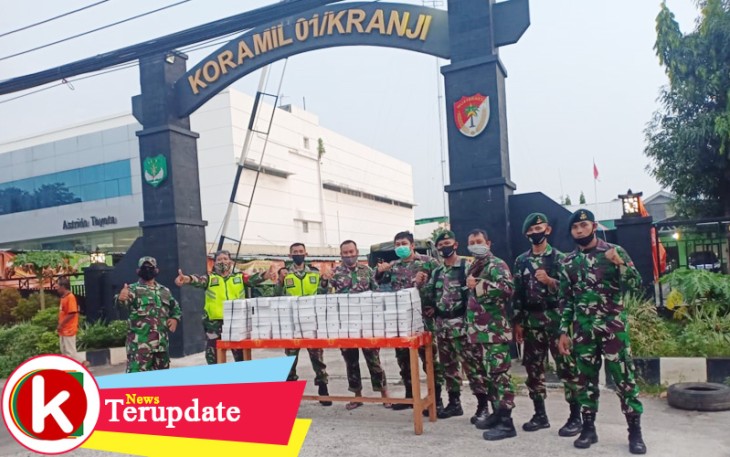 Danramil 01/Kranji Bersama Anggota Bagikan Takjil Gratis Dari PPUIN Kepada Masyarakat