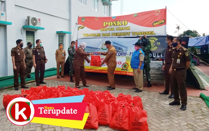 Kodim 0506/Tgr Terima Bantuan Sembako di Posko Dapur Umum TNI-Polri di Tangsel