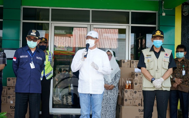 Gubernur Bengkulu Rohidin Mersyah Distribusikan APD di Kabupaten Kepahiang 