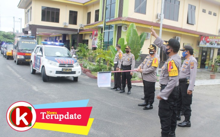 Kapolres Batu Bara saat melepas 10 ton sembako bantuan dari Kapolri Jenderal Pol Idham Aziz SH M.Si