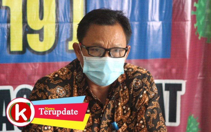 Kepala Dinas Kesehatan dr Anis Tapang saat konferensi pers