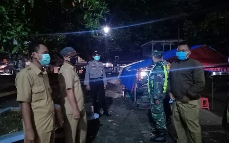 Himbauan untuk tidak berkerumun terus disampaikan kepada masyarakat
