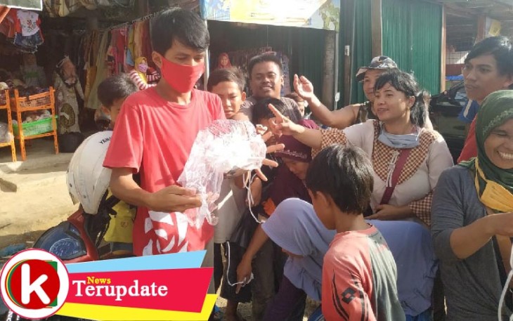 PSI Kota Bengkulu Bagikan Masker Kain di Pasar Panorama