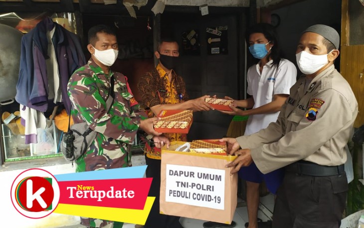Indahnya Kebahagiaan dalam Berbagi Nasi Kotak Jelang Buka Puasa