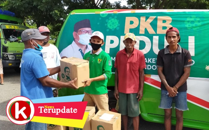Eko Budiono Bagikan Sembako pemberian cak imin