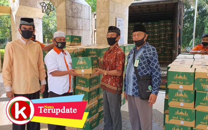 DMI Salurkan Paket Kebersihan untuk Masjid di DKI Jakarta
