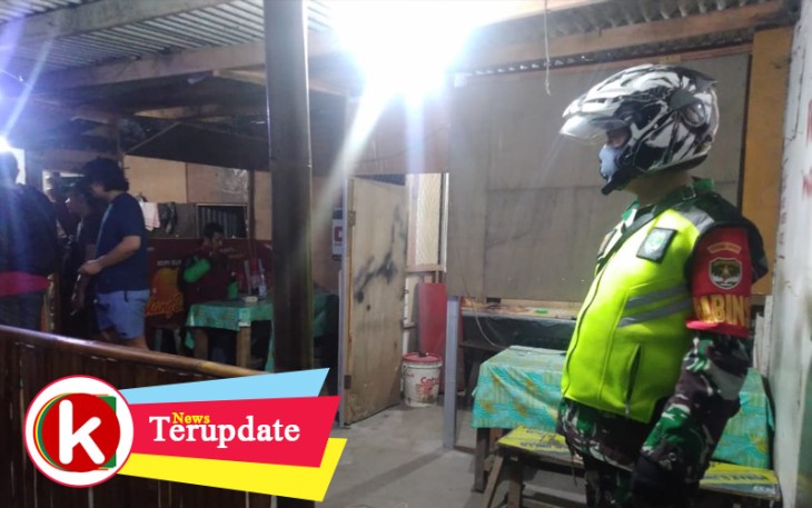 Babinsa Koramil 03/Teluk Pucung Pimpin Pelaksanaan Patroli PSBB