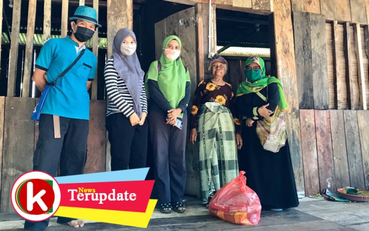 Solidaritas Alumni HMI Raja Ampat Santuni Janda dan Anak Yatim di Kota Waisai