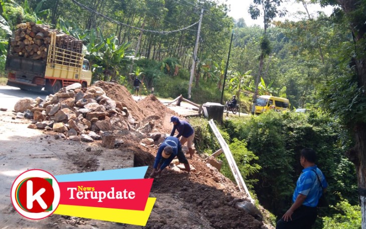 Jalan Amblas Weleri-Sukorejo Mulai Diperbaiki