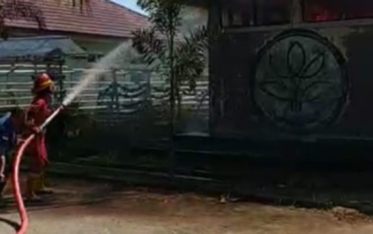Petugas Pemadam Kebakaran Kota Bengkulu 