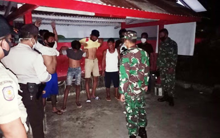 Patroli Gabungan Pulau Lembeh Bubarkan Sekelompok Anak Remaja di Pangkalan Ojek