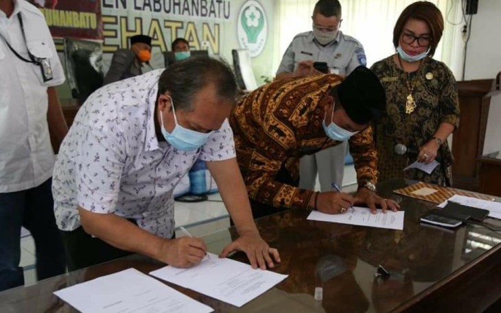 Anggota DPR-RI Komisi VI Salurkan Bantuan APD Kepada Dinkes dan RSUD Rantauprapat