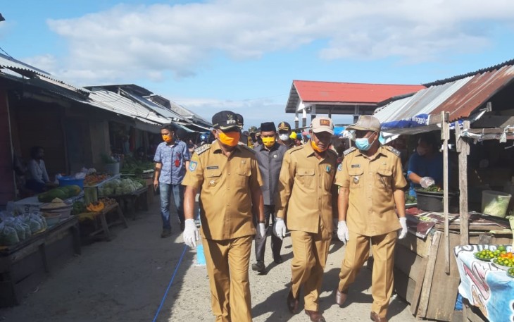 Bupati Tinjau Pasar Ikan Hatutelu