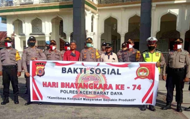 Kapolres Abdya AKBP M.Nasution bersama anggotanya Jum'at (19/6).