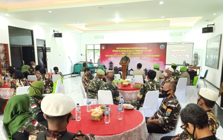 Kegiatan komunikasi sosial (komsos) bersama Keluarga Besar TNI (KBT) di Ruang Koridor Makodim 0735/Surakarta Jalan Achmad Yani No.349 Kerten Laweyan Solo Jawa Tengah.