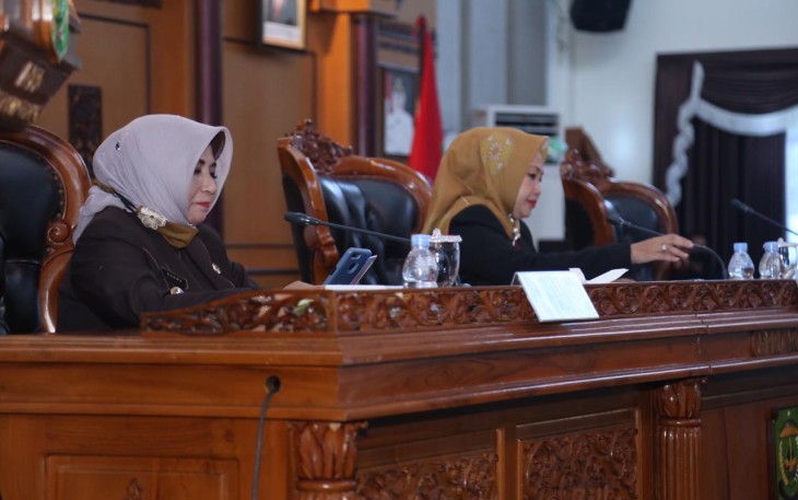 Plt. Walikota Tanjungpinang Lakukan Penandatanganan dan Persetujuan Bersama Pimpinan DPRD Tanjungpinang