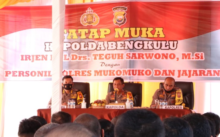 Kapolda Bengkulu Berikan Penghormatan Atas Kinerja Anggota Polres Mukomuko