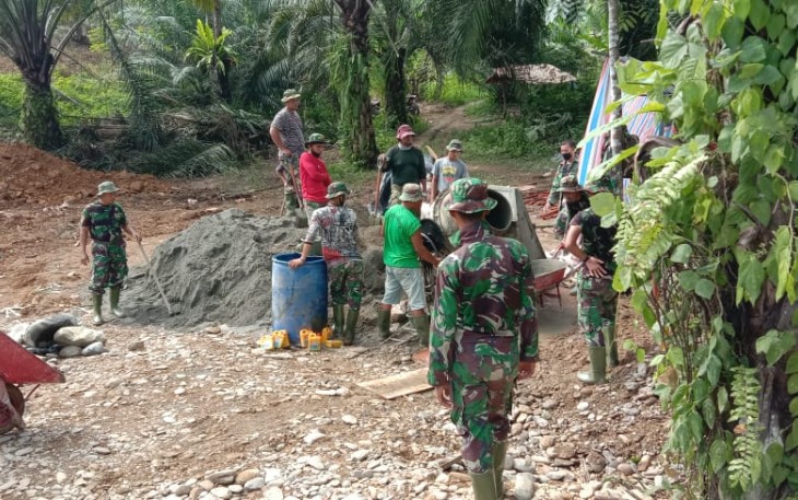 Dibantu Alat Berat,Pembuatan Jalan Antar Dusun di Bahorok Capai 53 Persen Dihari ke-2 TMMD 108