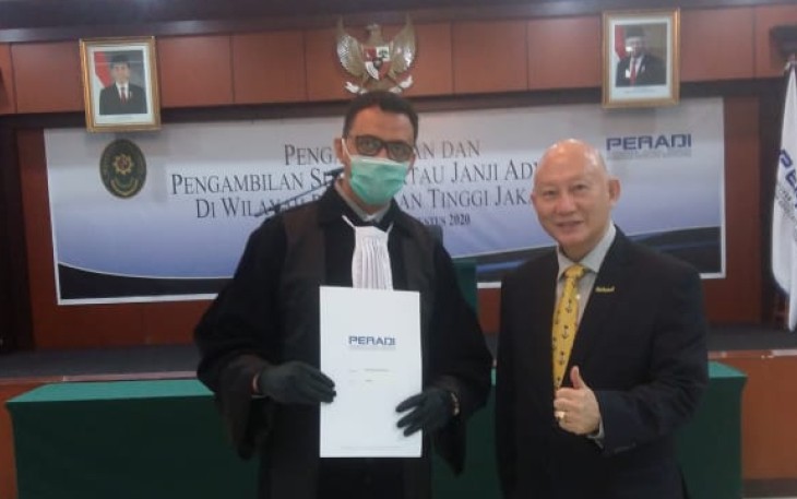 Peradi Kukuhkan Muhammad Shahab Sebagai Advokat