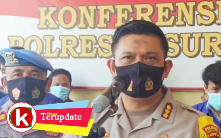 Kapolresta Surakarta Kombes Pol Ade Safri Simanjuntak saat menggelar Konferensi Pers di Mapolresta Surakarta terkait perkembangan kasus intoleran dan penyerangan di Kampung Mertodranan Solo.