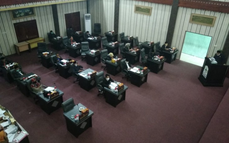 DPRK Aceh Singkil saat mengelar rapat paripurna.