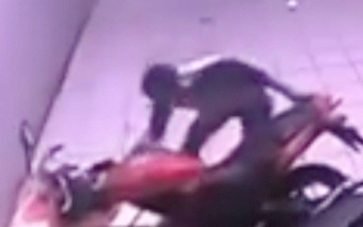 Aksi curanmor yang terekam CCTV
