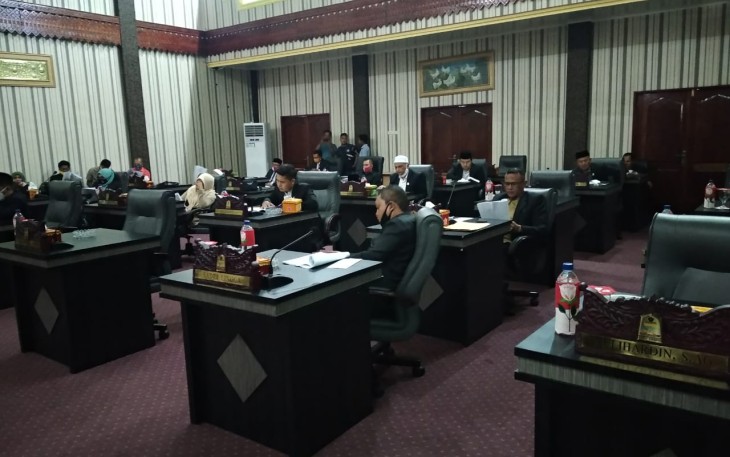 DPRK Aceh Singkil saat mengelar rapat Paripurna.