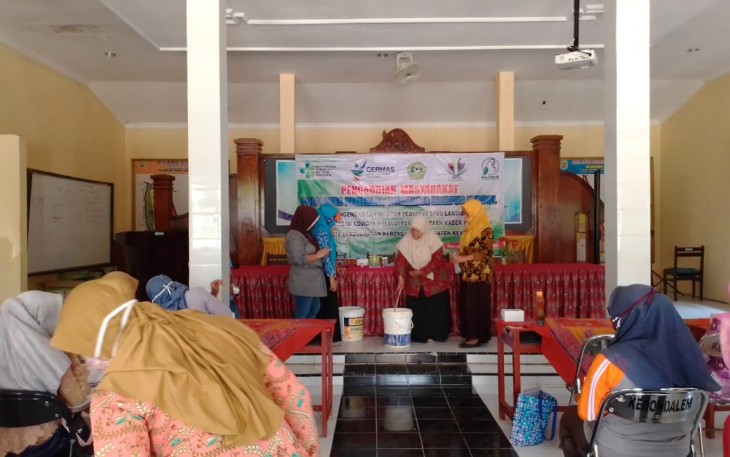 Poltekkes Kampus Kendal Beri Pelatihan Lansia Buat Sabun Cair